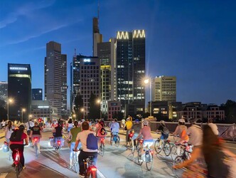 Die Frankfurter bike-night ist jedes Jahr ein Höhepunkt für Radbegeisterte.